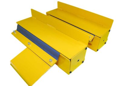 Lathe screw roller units